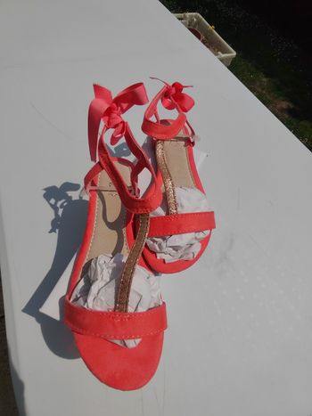 Sandale corail neuve