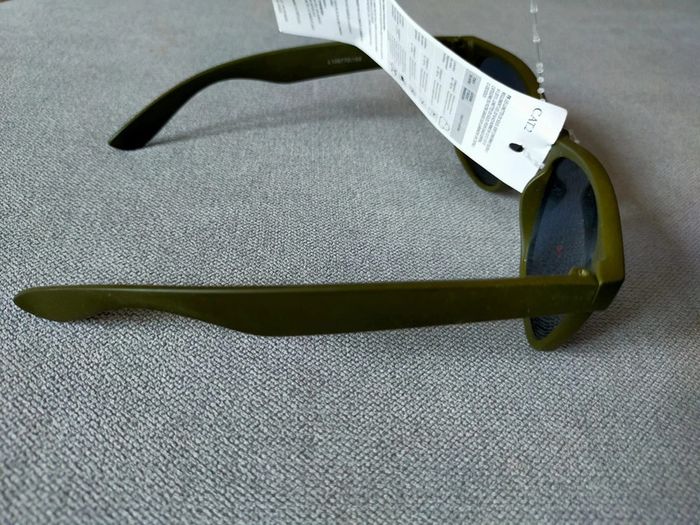 Lunettes de soleil vert kaki – neuves avec étiquette - photo numéro 4