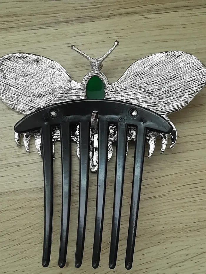 Peigne Papillon Titanic porté par Rose - photo numéro 6