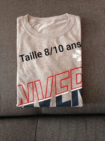 T shirt gris manche courte taille 8/10 ans converse