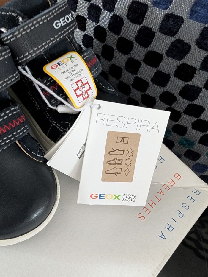 Chaussures garçon tout cuir. Taille 20. Idéal premier pas. Neuf. Geox - photo numéro 8