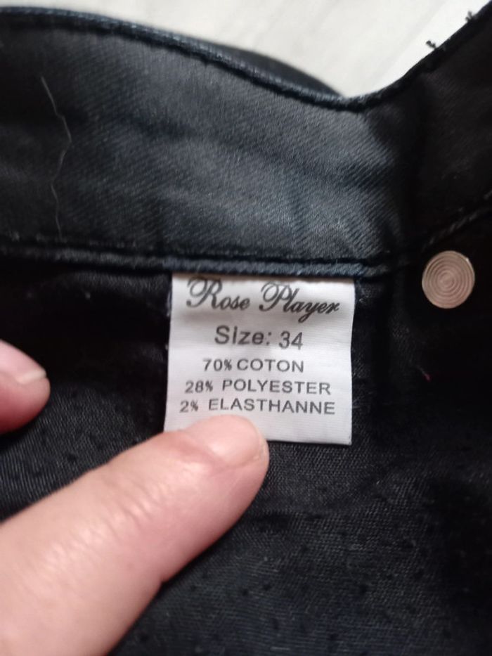 Mini jupe noire satinée taille 34 - photo numéro 5