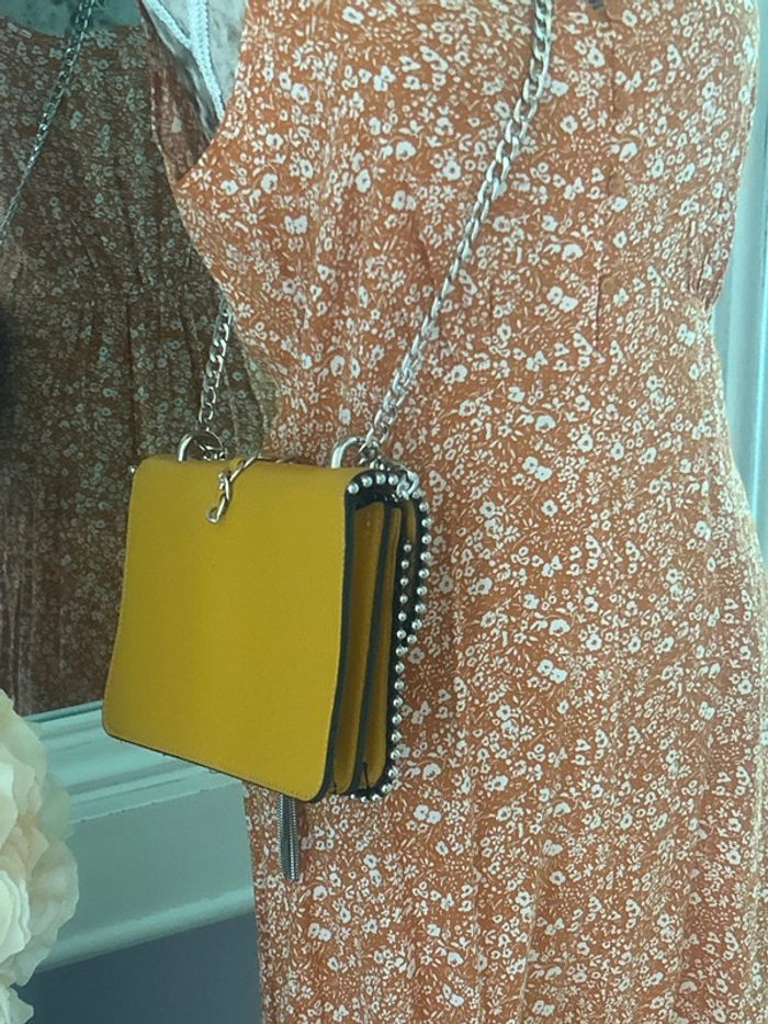 Sac à main jaune clouté - photo numéro 7