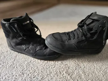 Chaussures moto alpinestars