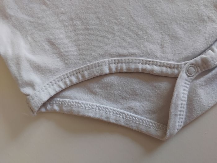 Bodi blanc manches courte 3 ans. - photo numéro 5