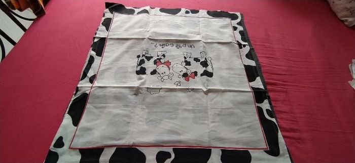 Taie d'oreiller imprimée vache très bon état