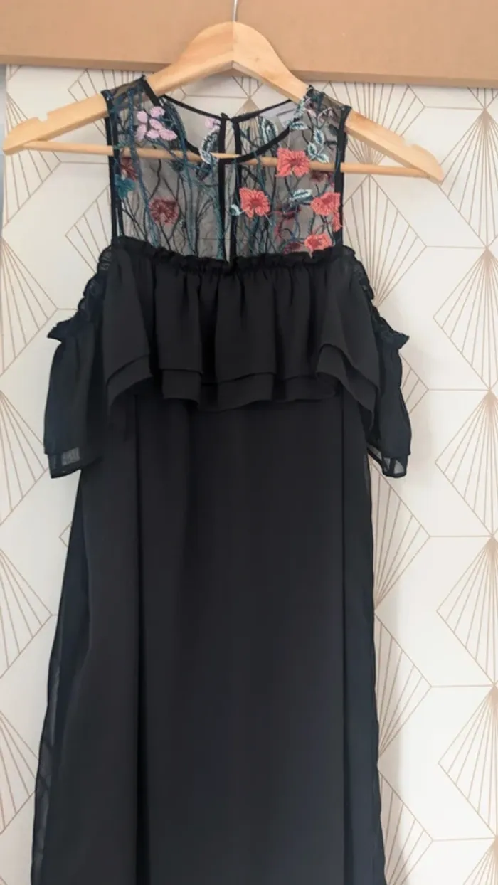 Robe noire à épaules dénudées * - photo numéro 2
