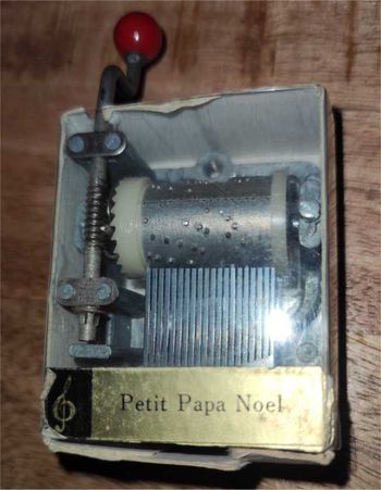 Boîte à musique Petit Papa Noel