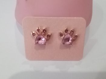 boucles d'oreilles clou petite patte chat chien cristal rose