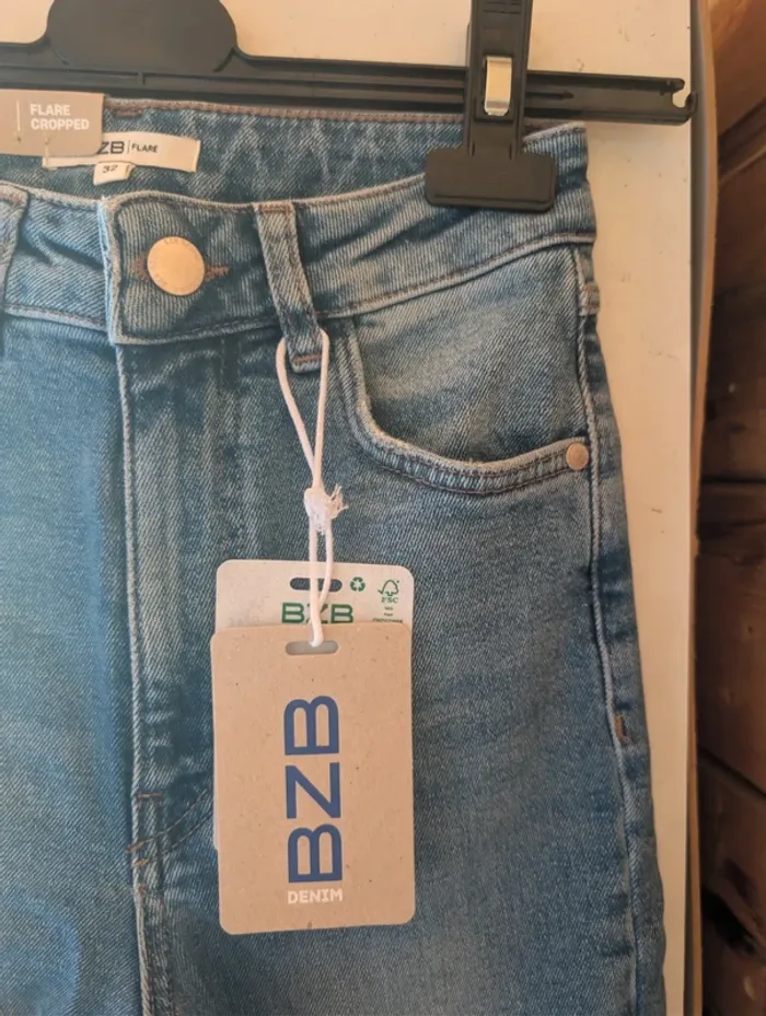Jean BZB taille 32 neuf - photo numéro 3