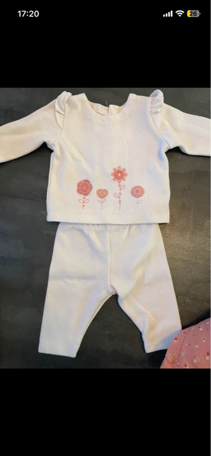 ensembles 1 mois - photo numéro 2