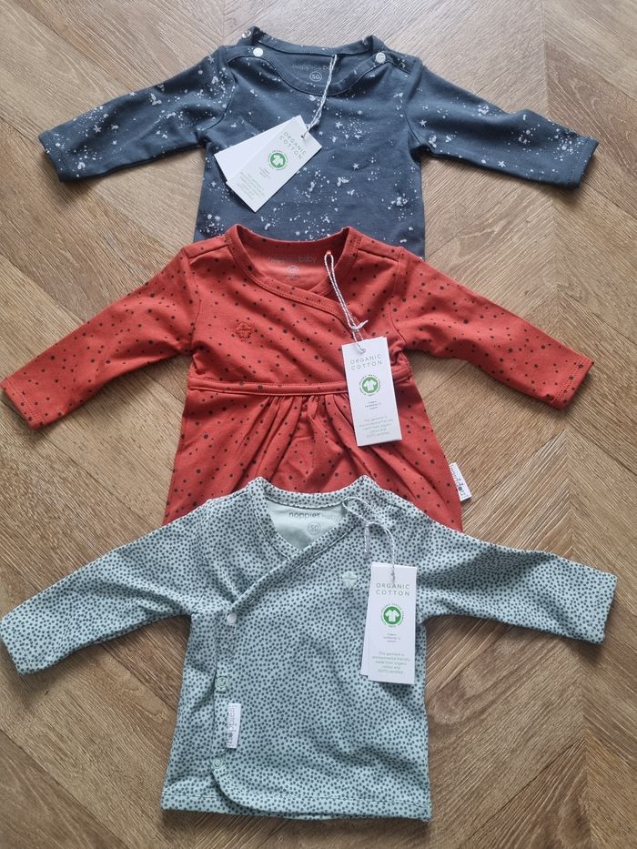 Lot 3 haut 0-1 mois Nappies baby