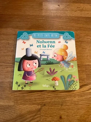 Livre cartonné Mes petits contes bretons Nolwenn et la fée