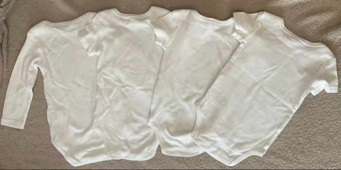 Lot 4 bodys 12 mois In Extenso - photo numéro 3