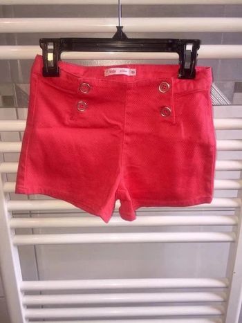Short rouge Gemo 8 ans neuf à 7 euros