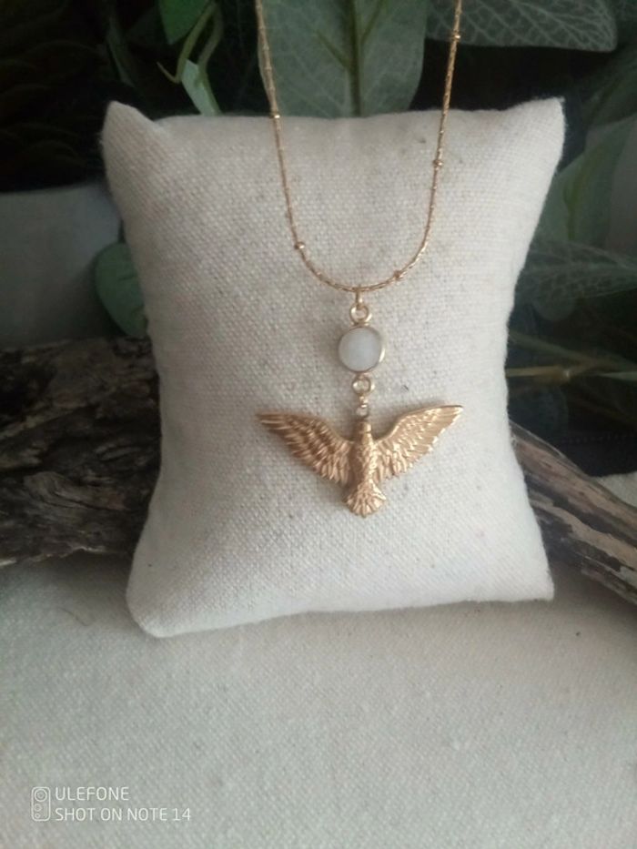 Collier aigle avec pierre de lune