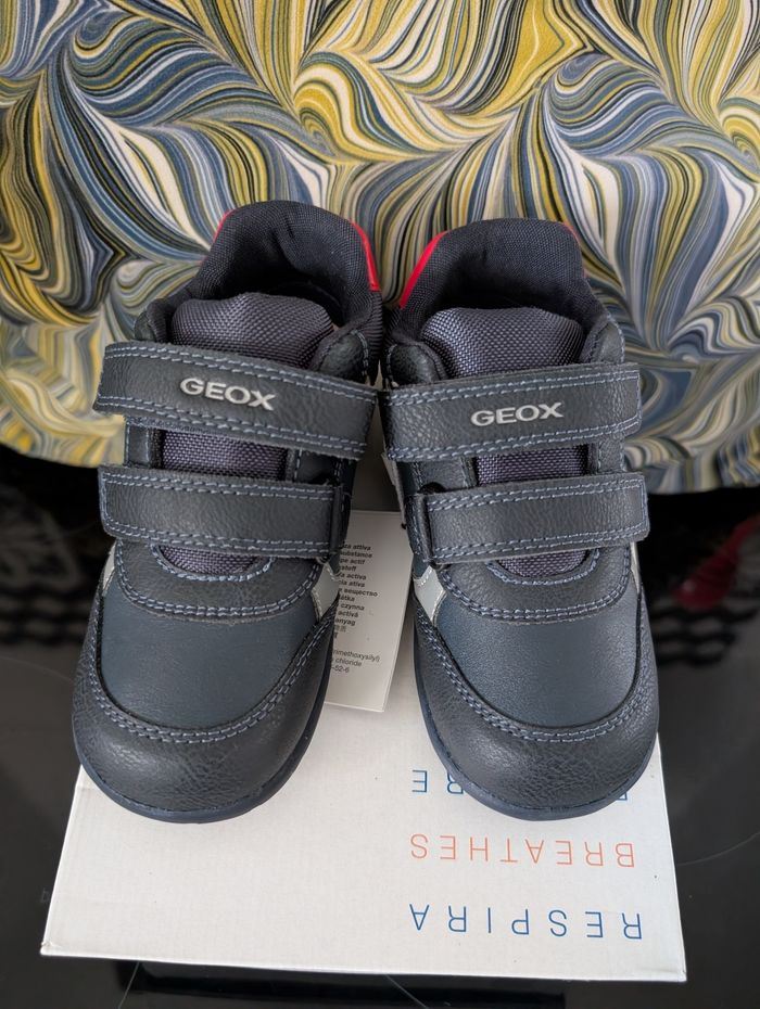Chaussures garçon. Taille 24. Semelle intérieure en cuir. Neuf. Geox - photo numéro 7