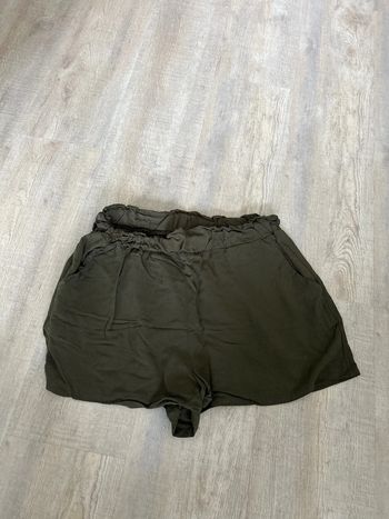 Short kaki Primark taille 38
