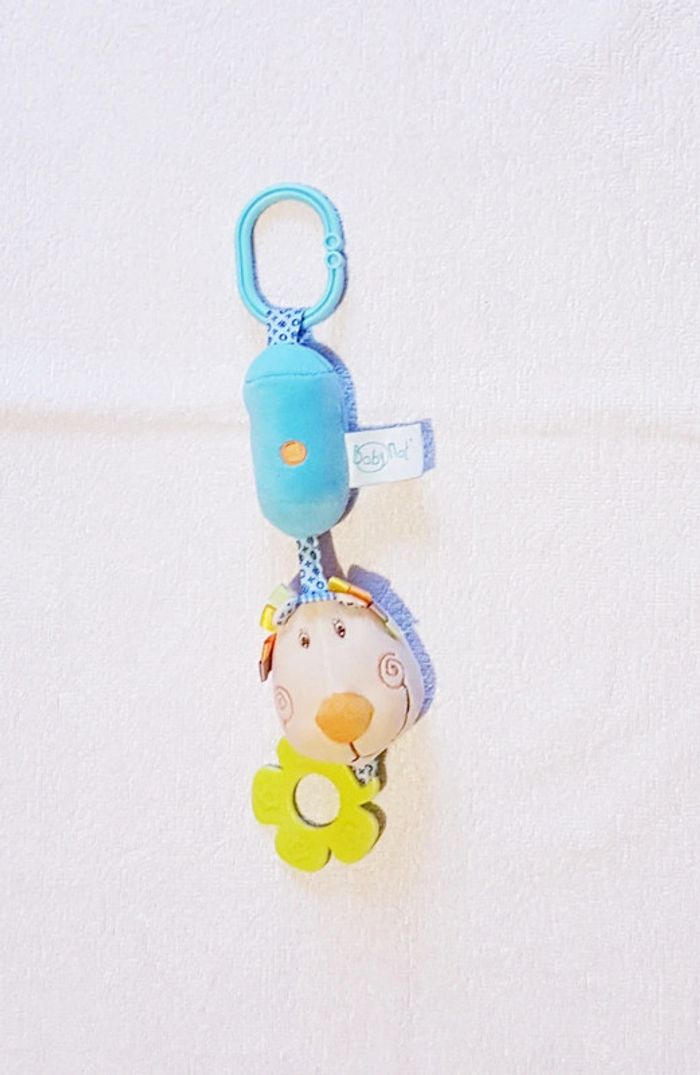 Jouet de lit ou poussette baby mot