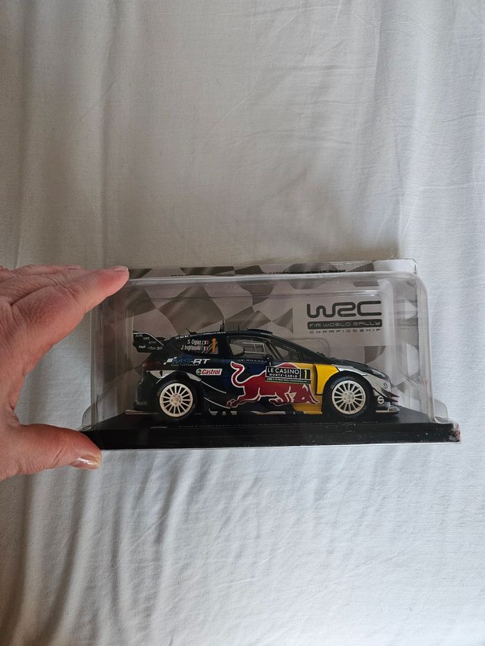 Voiture de collection neuve sous blister