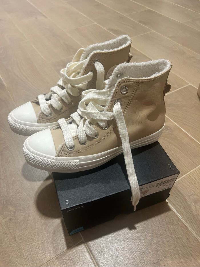 Converse neuves 36.5