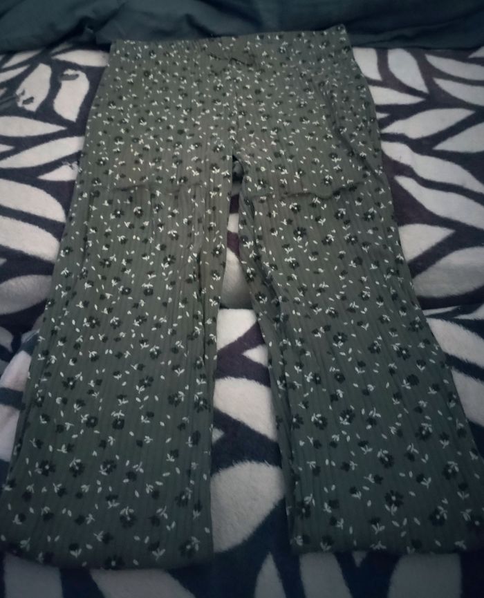 Pantalon/leeging kaki imprimé fleurs "Tape à l'œil" neuf - photo numéro 3