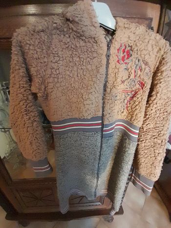 Manteau plusieurs couleurs et plusieurs textures