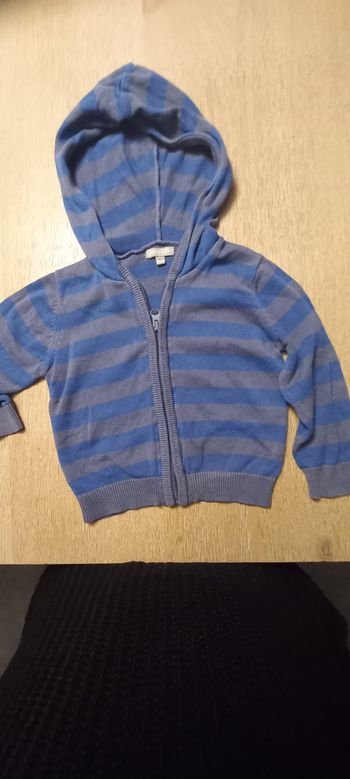 Gilet fin à capuche 18 mois, 80 cm