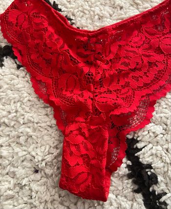Tanga rouge grosse dentelle xs