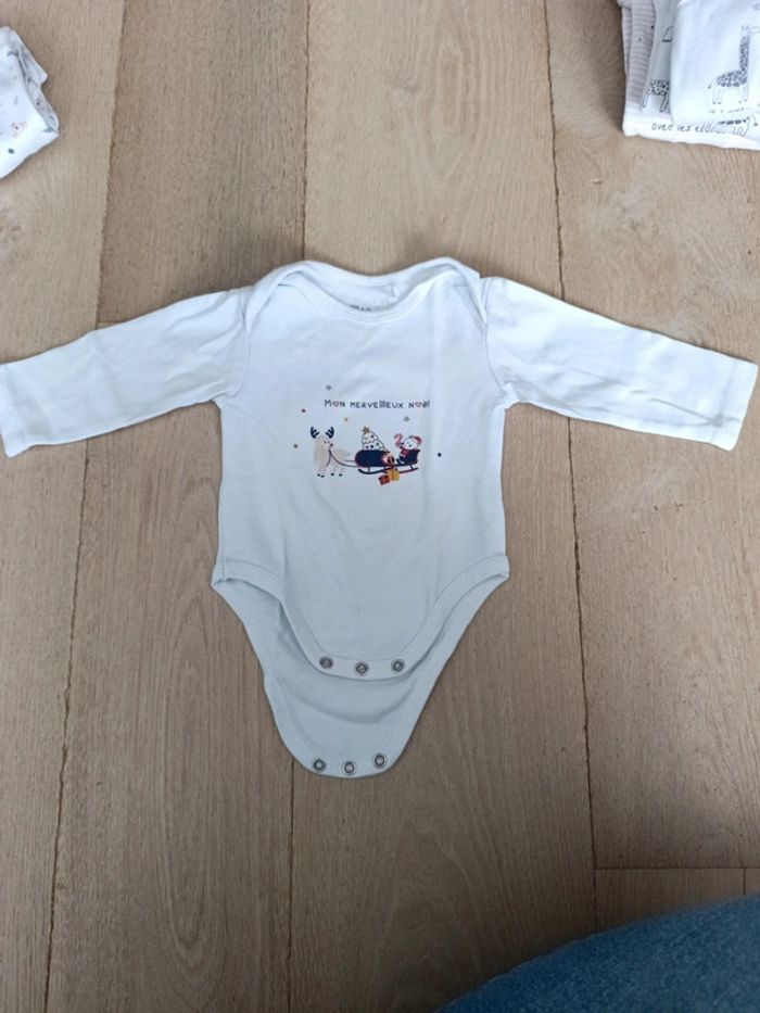 Lot 6 bodies manches longues 12M - photo numéro 2