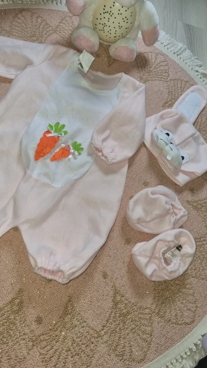Costume lapin pour Pâques