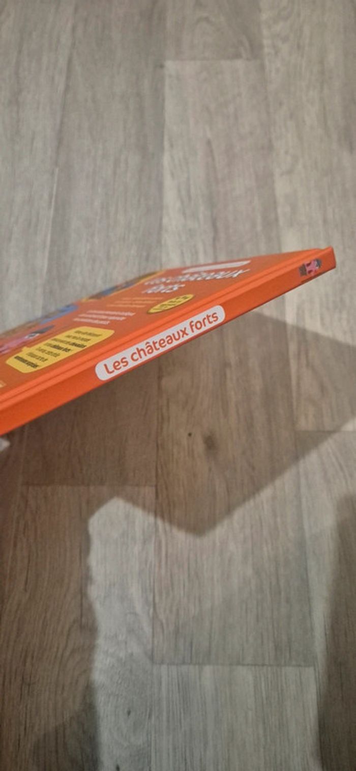 Livre - je découvre et je comprends les châteaux forts - photo numéro 7