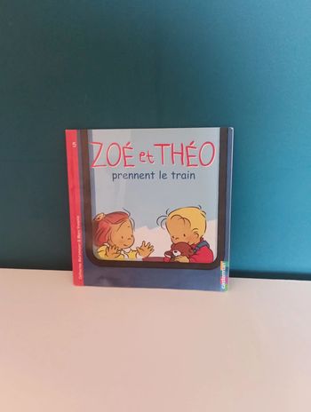 Zoé et Théo prennent le train