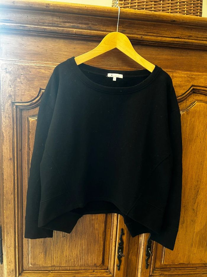 Pull noir