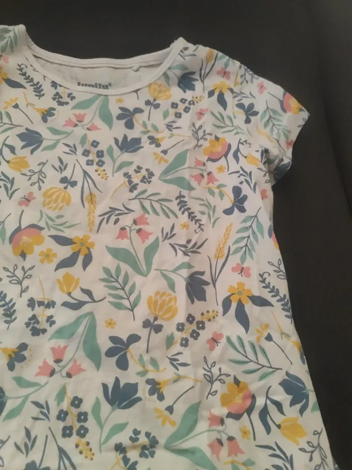 Tee shirt à fleur - photo numéro 2
