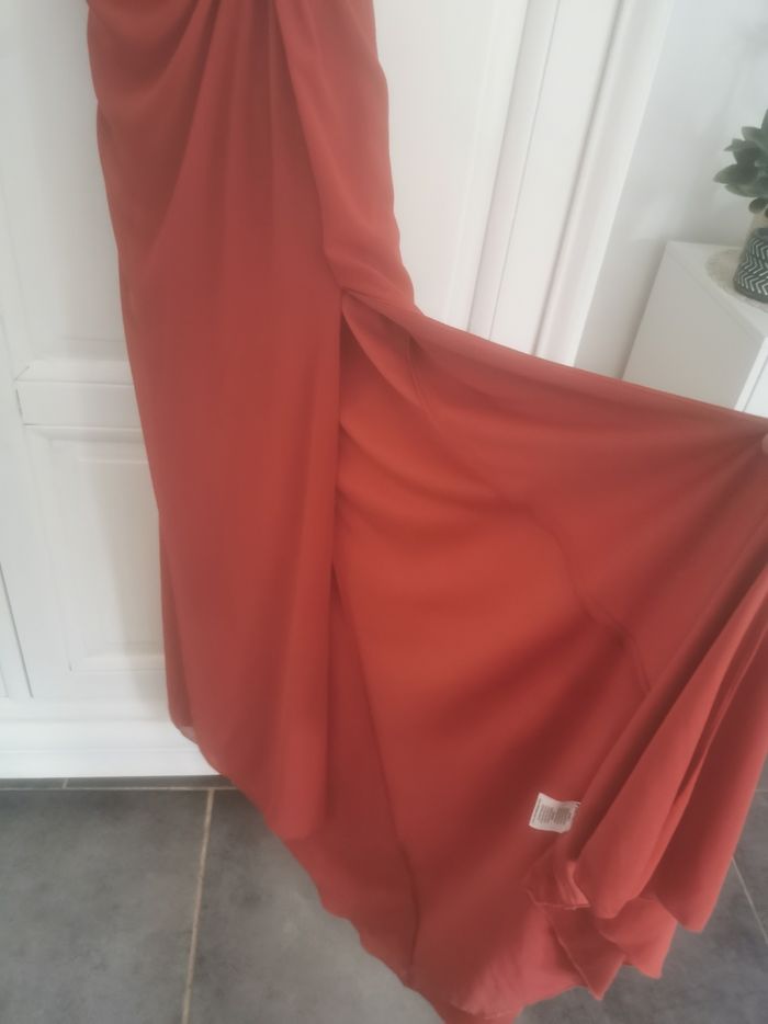 Jolie robe de cérémonie - photo numéro 2