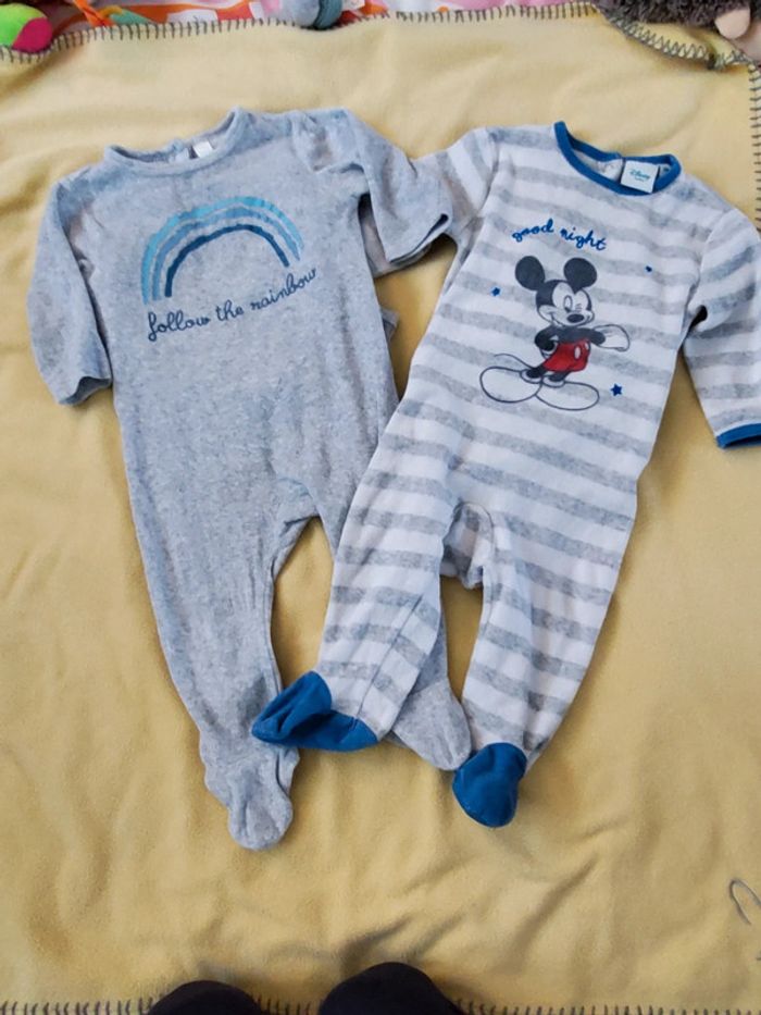 Lot 2 pyjamas mixtes 9 mois