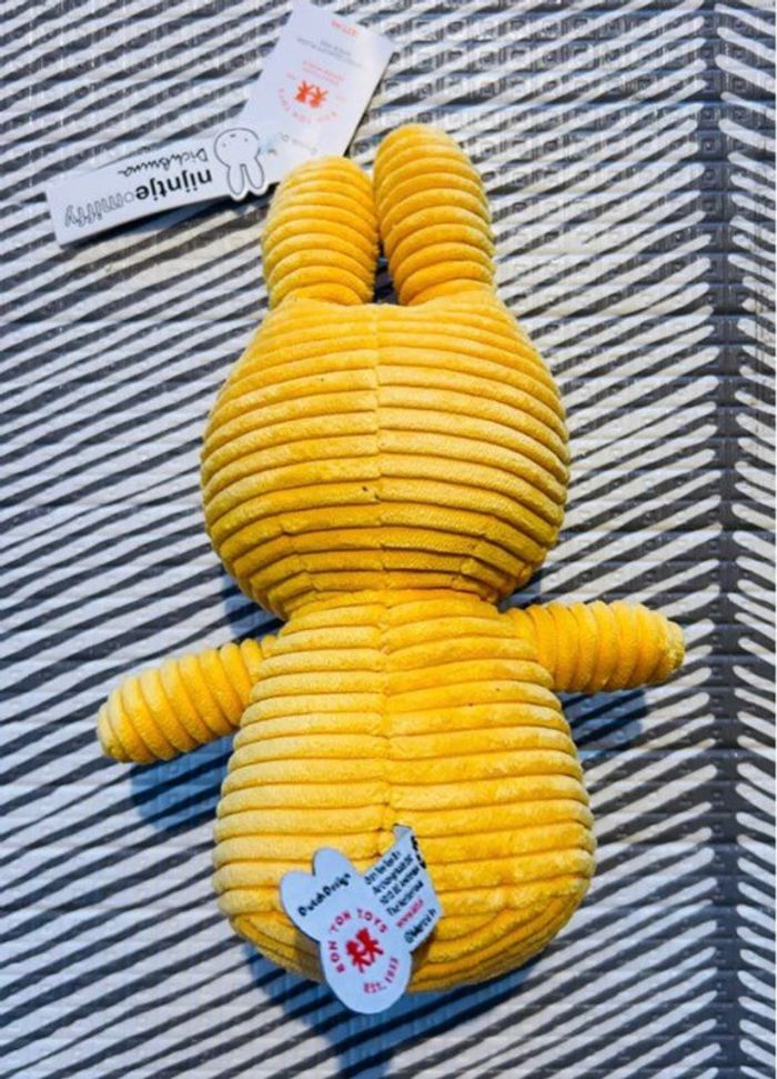 Nijntje Miffy jaune moutarde 24 cm 🧸 - photo numéro 2