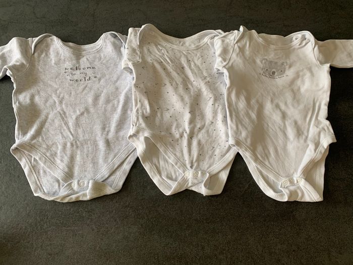 Lot de 3 bodies 18 mois