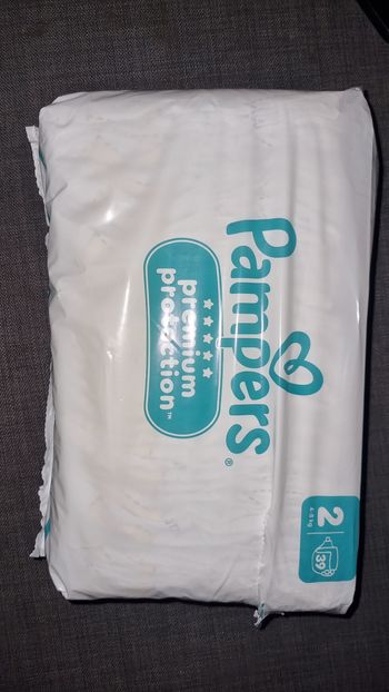 Paquet de 39 couches taille 2 neuf