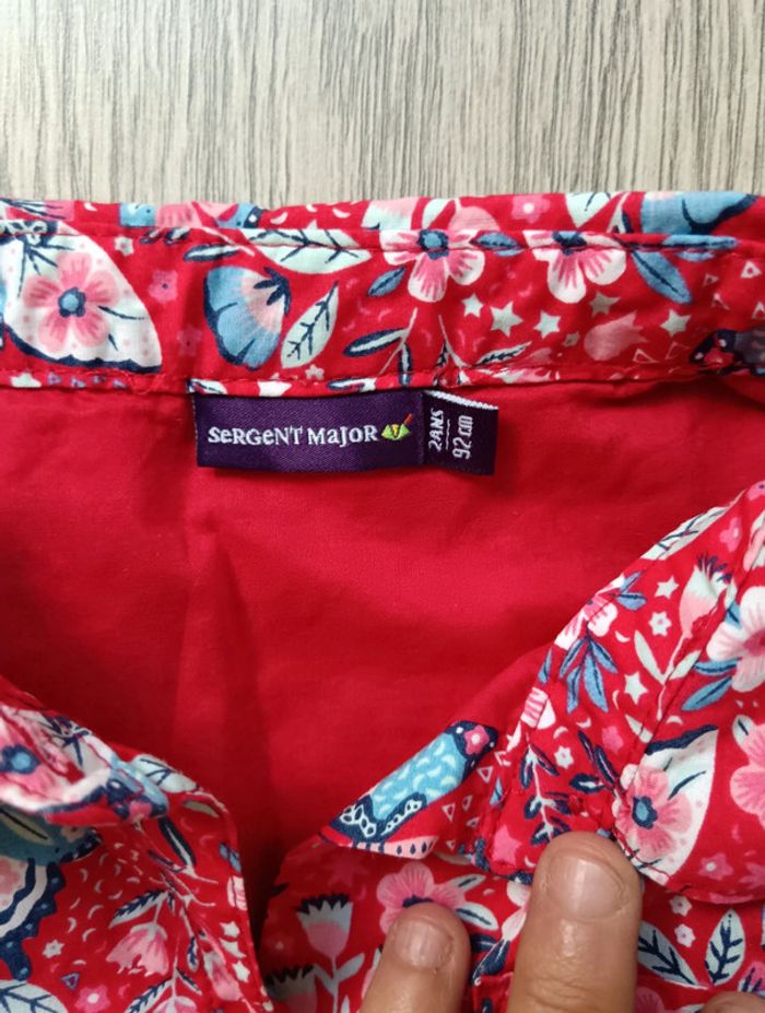Robe sergent major 2 ans fleurs avec pochette rouge - photo numéro 3