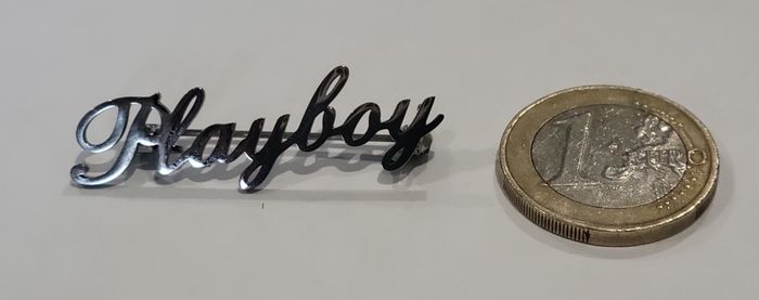BROCHE INSCRIPTION PLAYBOY ! NEUF ! - photo numéro 2