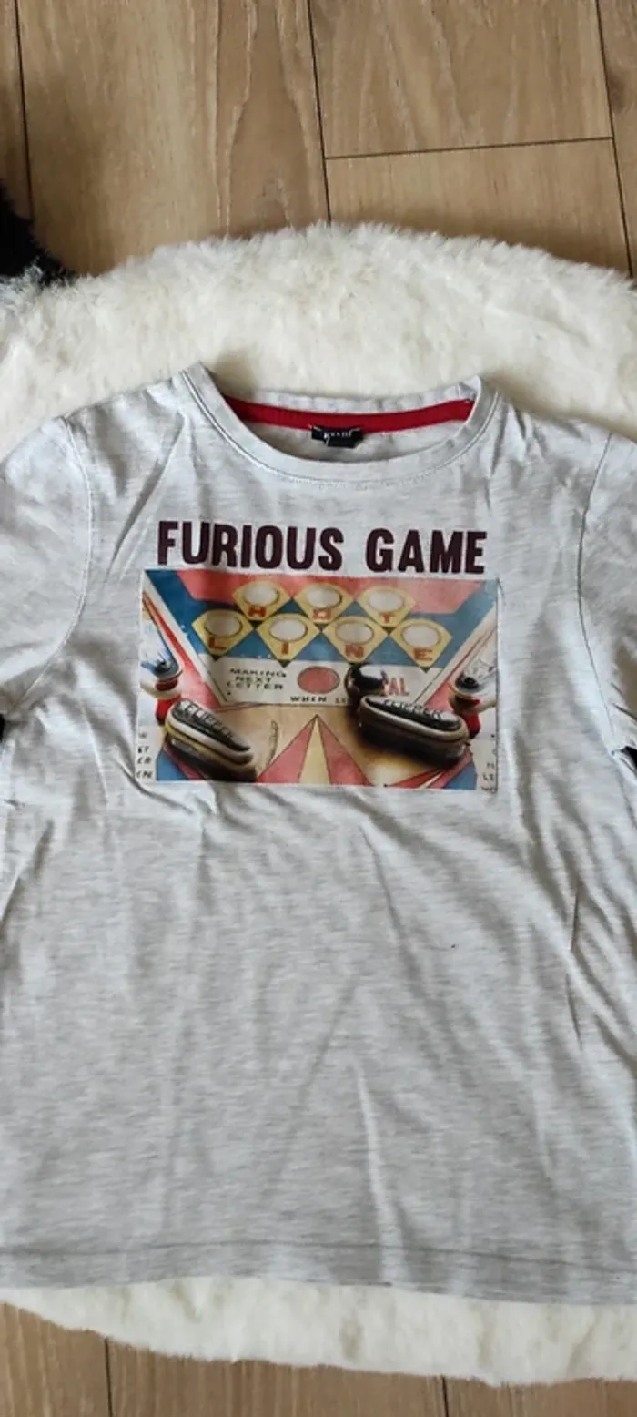 🐼T-shirt manches longues Kiabi 8 ans très bon état 🐼 - photo numéro 2