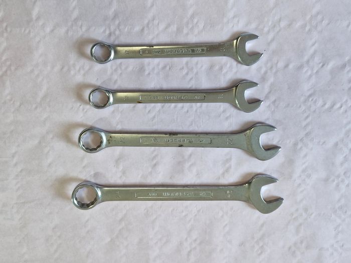 Lot de 4 clé plate Facom ( 17 , 18 , 22 , 24 )