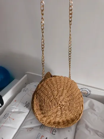 Sac à main rond paille avec chaîne doré excellent état