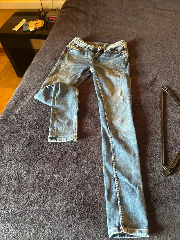 Jean Garcia taille W. 26, L. 30.