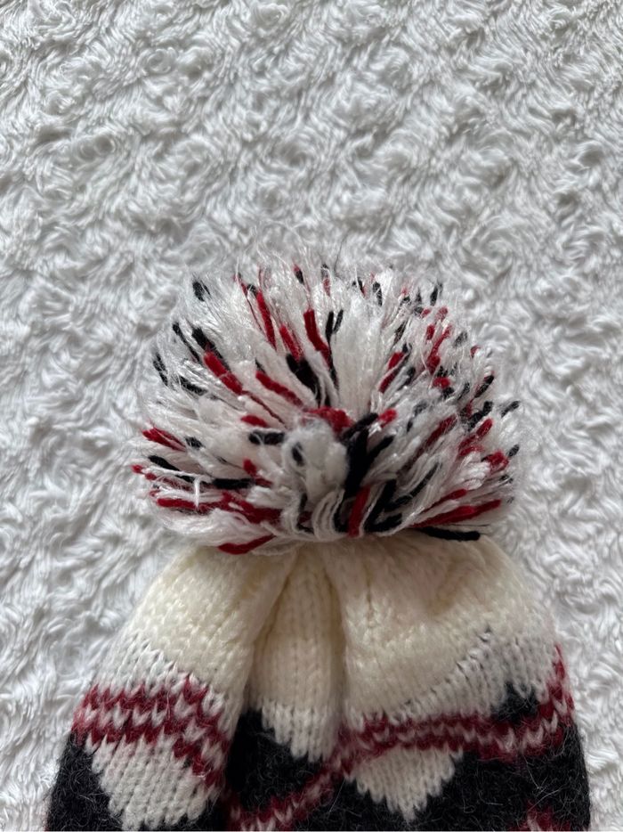 Bonnet avec pompon - photo numéro 2