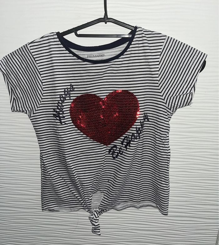 T-shirt marinière avec cœur à paillettes