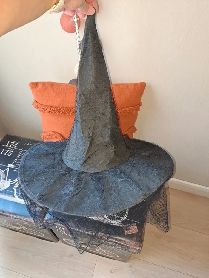 Accessoires sorcière noirs portés 1 fois super état gants et chapeau à voile - photo numéro 8