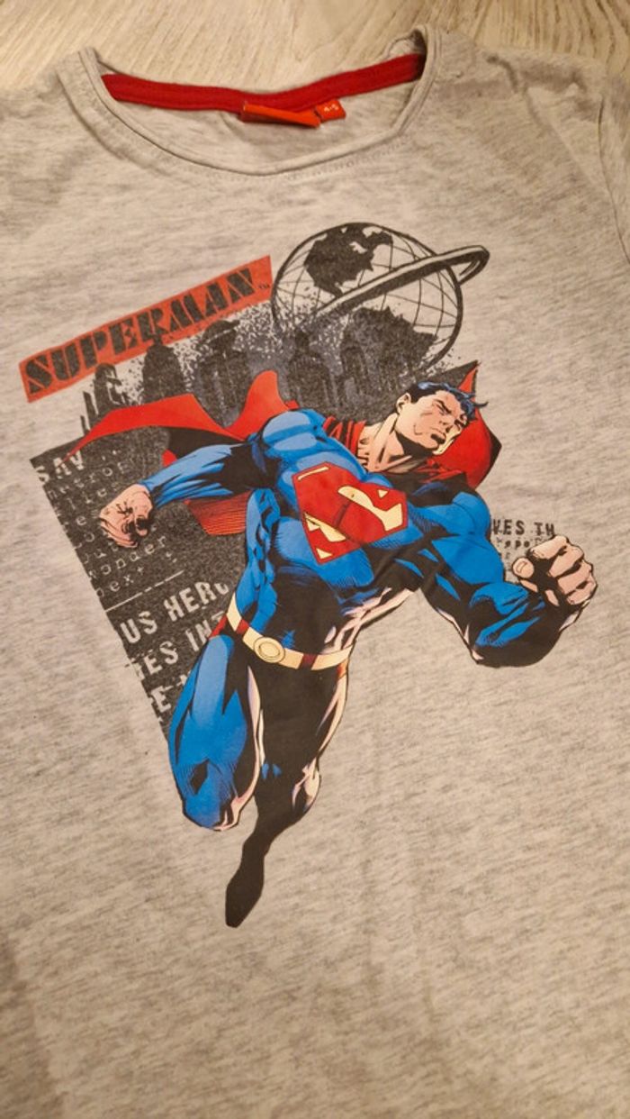 Tee shirt manches courtes Superman 💣 4 / 5 ans - photo numéro 2